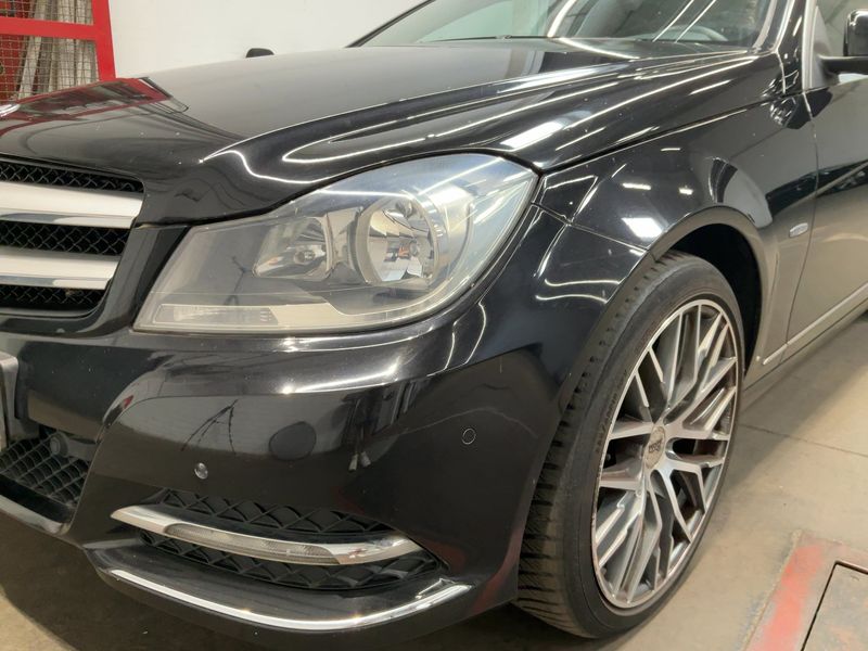 Mercedes-Benz C-Klasse C 180 CGI BlueEfficiency — zdjęcie 2