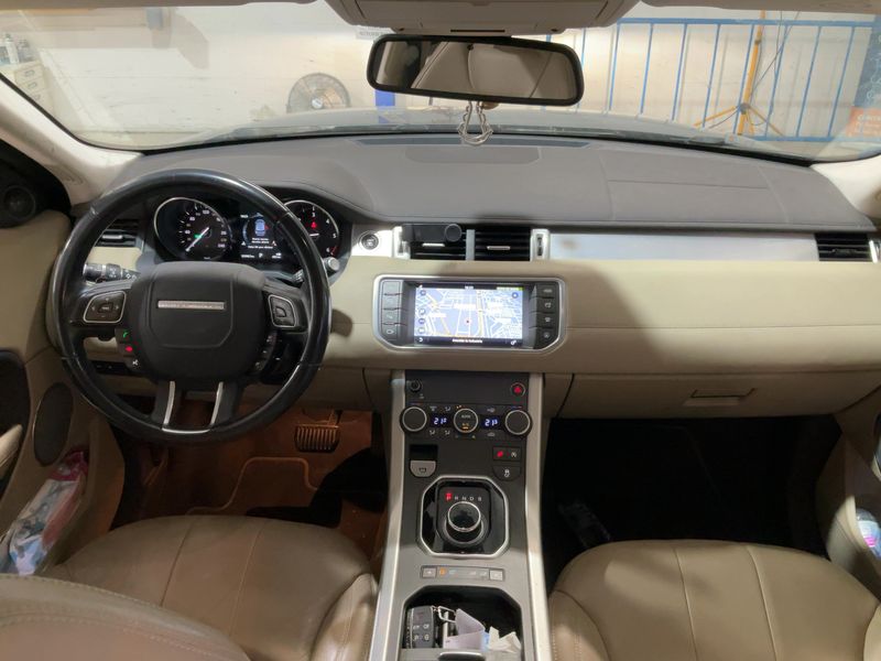 Land Rover Evoque 2.0 Td4 SE — zdjęcie 12