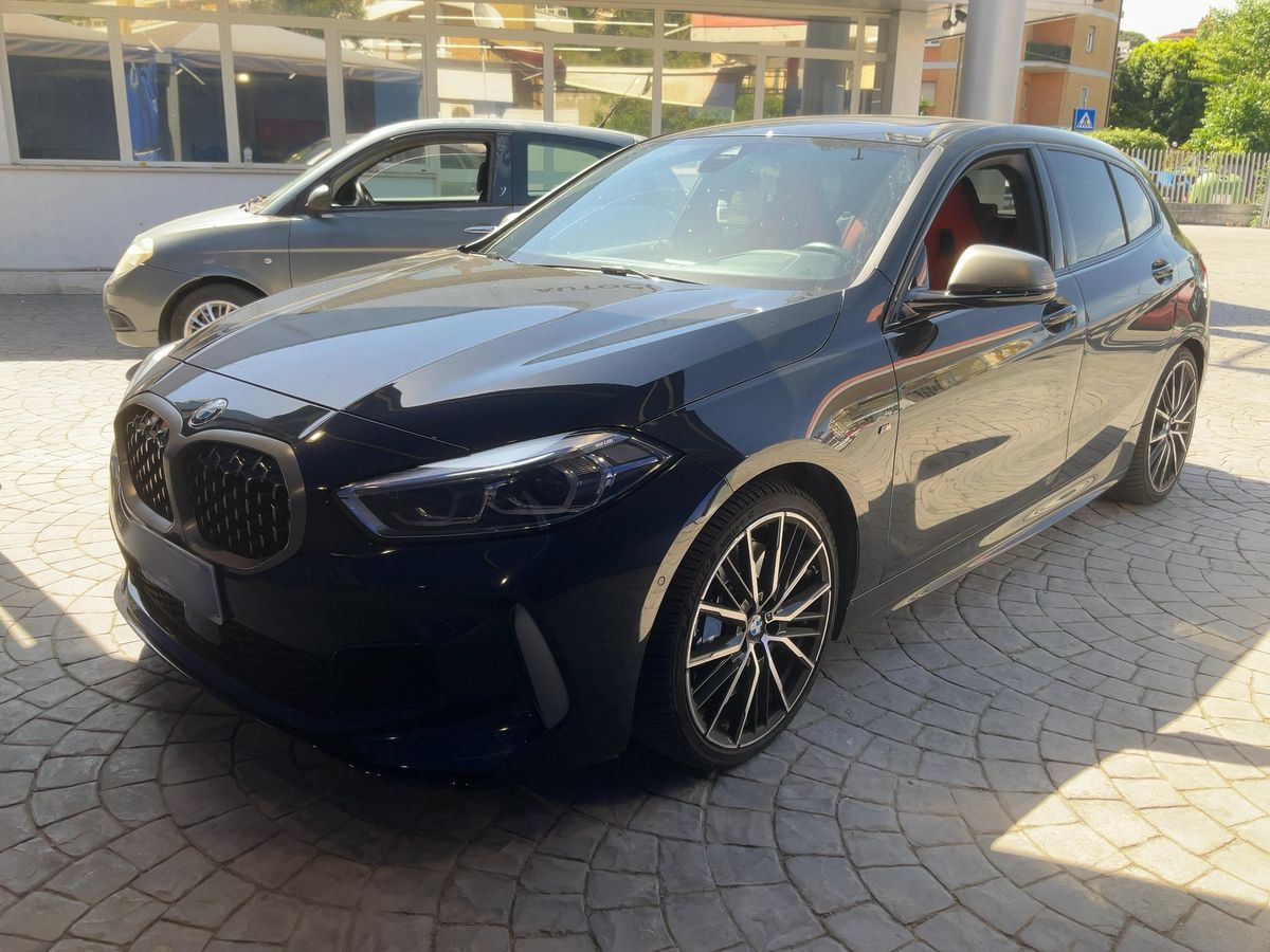 BMW 1er 2022 — photo 1