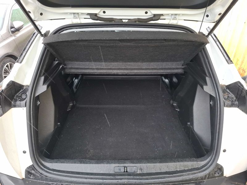Peugeot 2008 1.5 Blue-HDi Allure Pack — zdjęcie 9