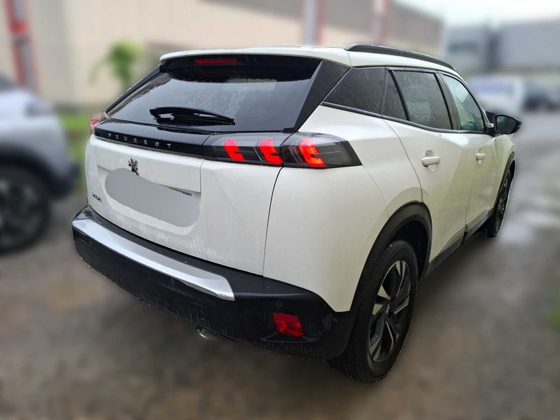 Peugeot 2008 1.5 Blue-HDi Allure Pack — zdjęcie 5
