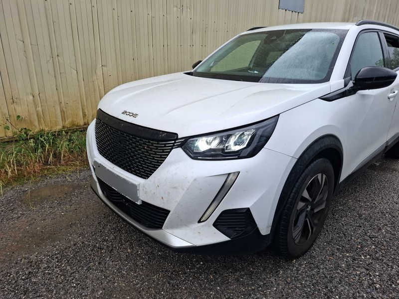 Peugeot 2008 1.5 Blue-HDi Allure Pack — zdjęcie 2
