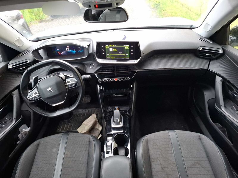 Peugeot 2008 1.5 Blue-HDi Allure Pack — zdjęcie 11