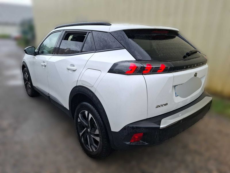 Peugeot 2008 1.5 Blue-HDi Allure Pack — zdjęcie 3