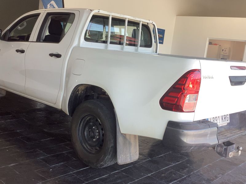 Toyota Hilux 2.4 D-4D Double Cab GX 4x4 — zdjęcie 3