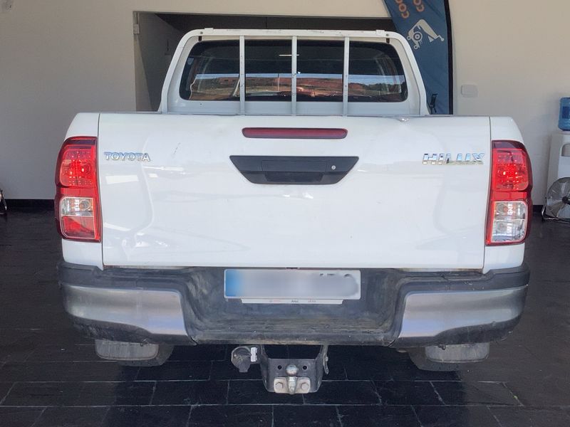 Toyota Hilux 2.4 D-4D Double Cab GX 4x4 — zdjęcie 5