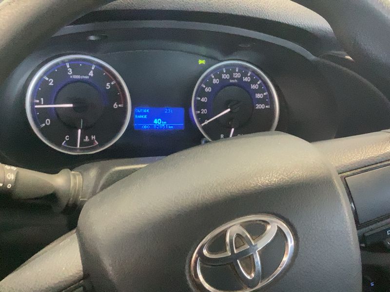 Toyota Hilux 2.4 D-4D Double Cab GX 4x4 — zdjęcie 13