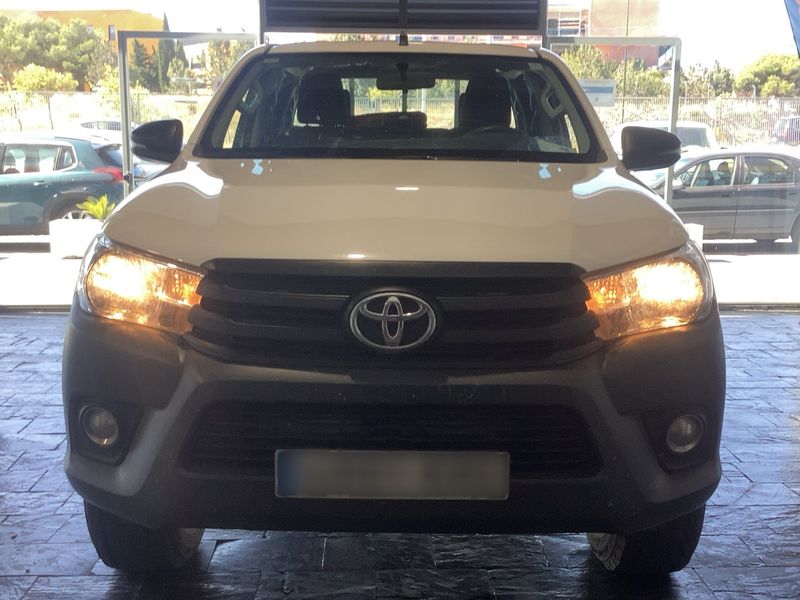 Toyota Hilux 2.4 D-4D Double Cab GX 4x4 — zdjęcie 9