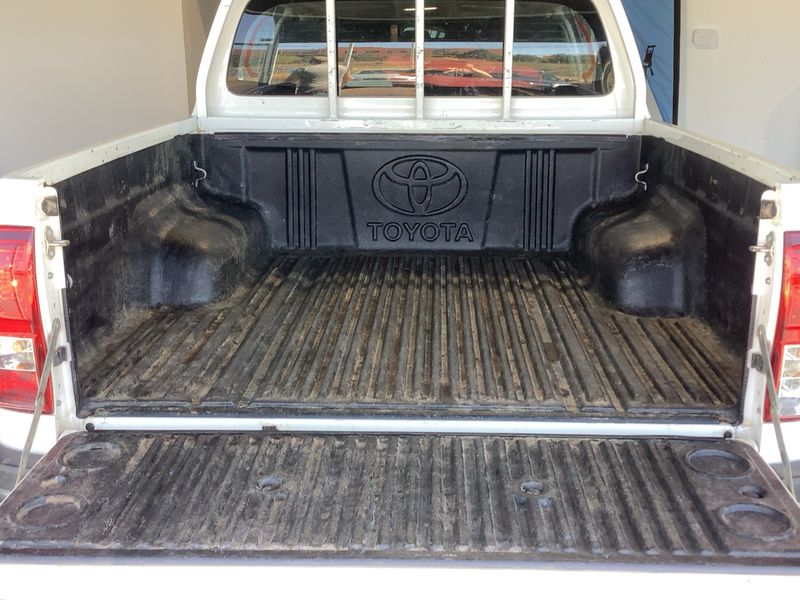 Toyota Hilux 2.4 D-4D Double Cab GX 4x4 — zdjęcie 10