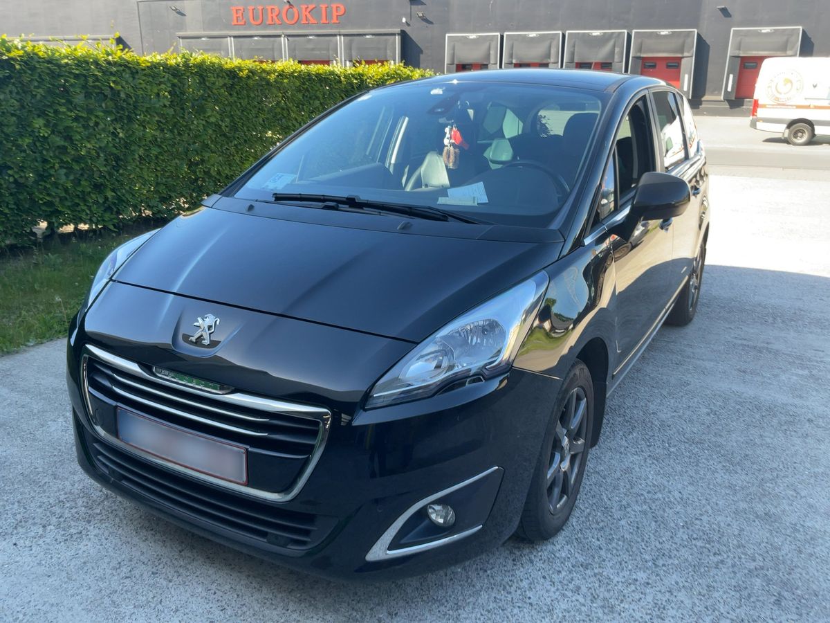 Peugeot 5008 2015