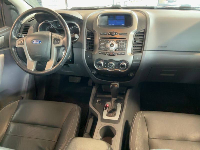 Ford Ranger 2.2 TDCi Doppelkabine Limited 4x4 — zdjęcie 12