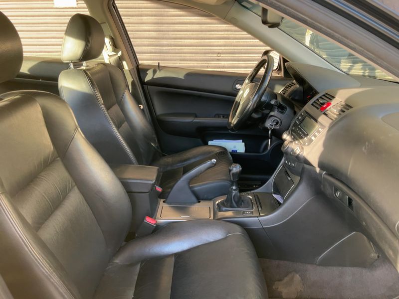 Honda Accord 2.2 CTDI I-CTDi Executive — zdjęcie 11