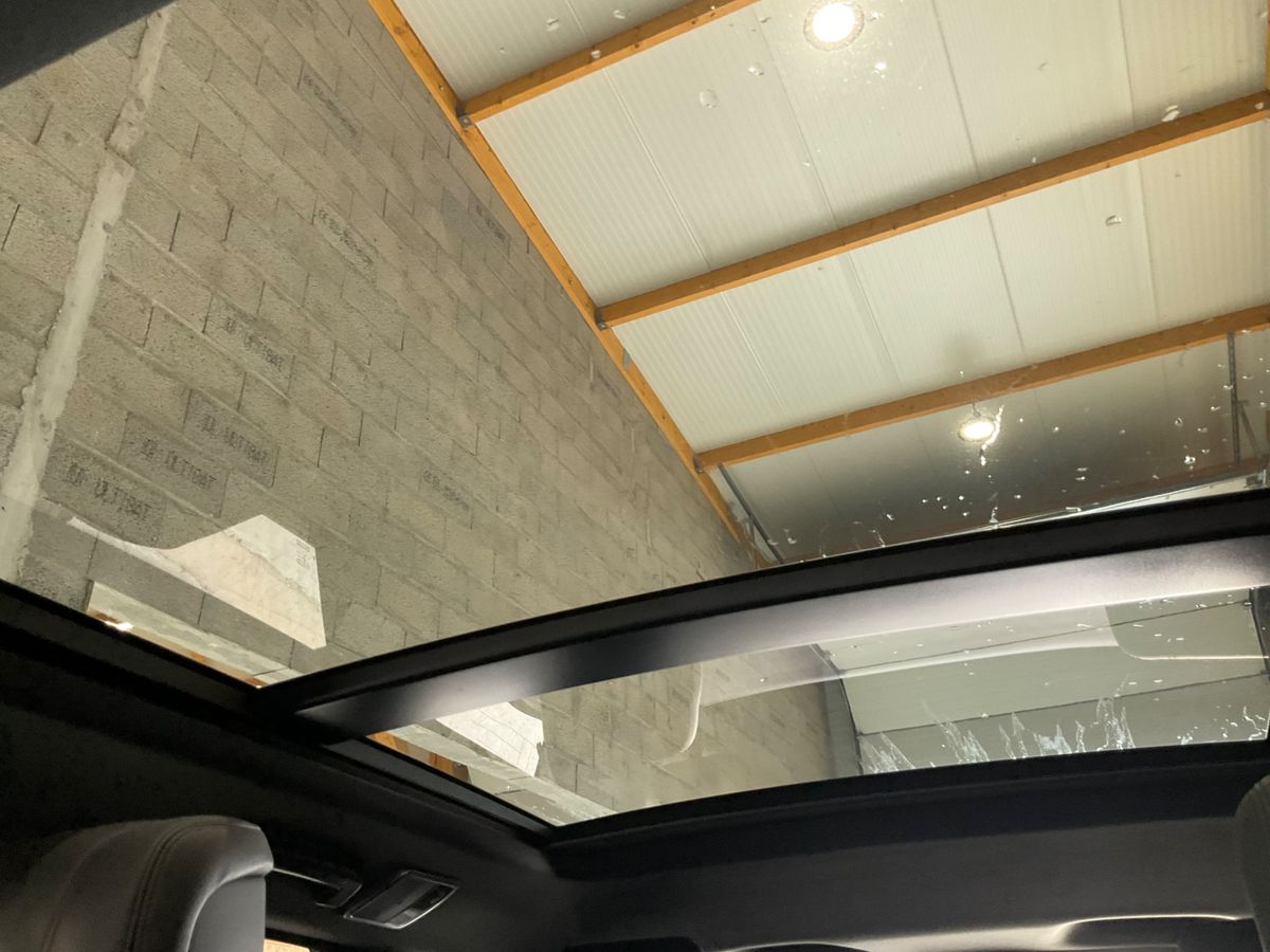 Land Rover 2018 — photo 31