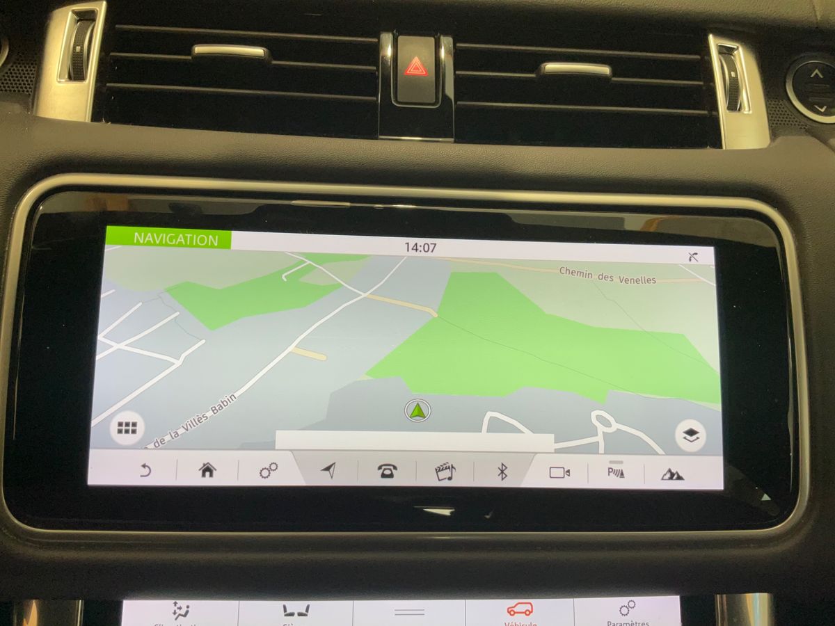Land Rover 2018 — photo 32
