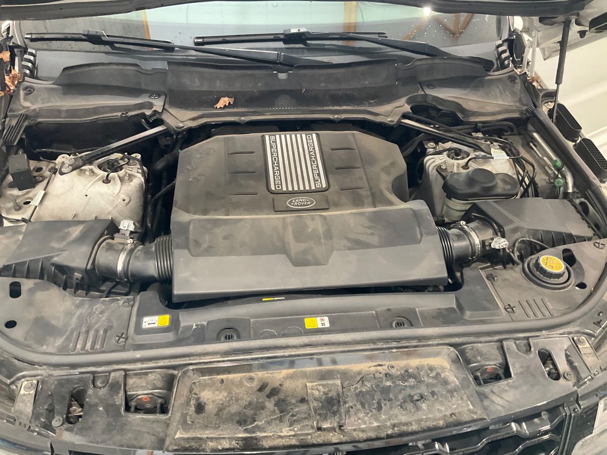 Land Rover 2018 — photo 39