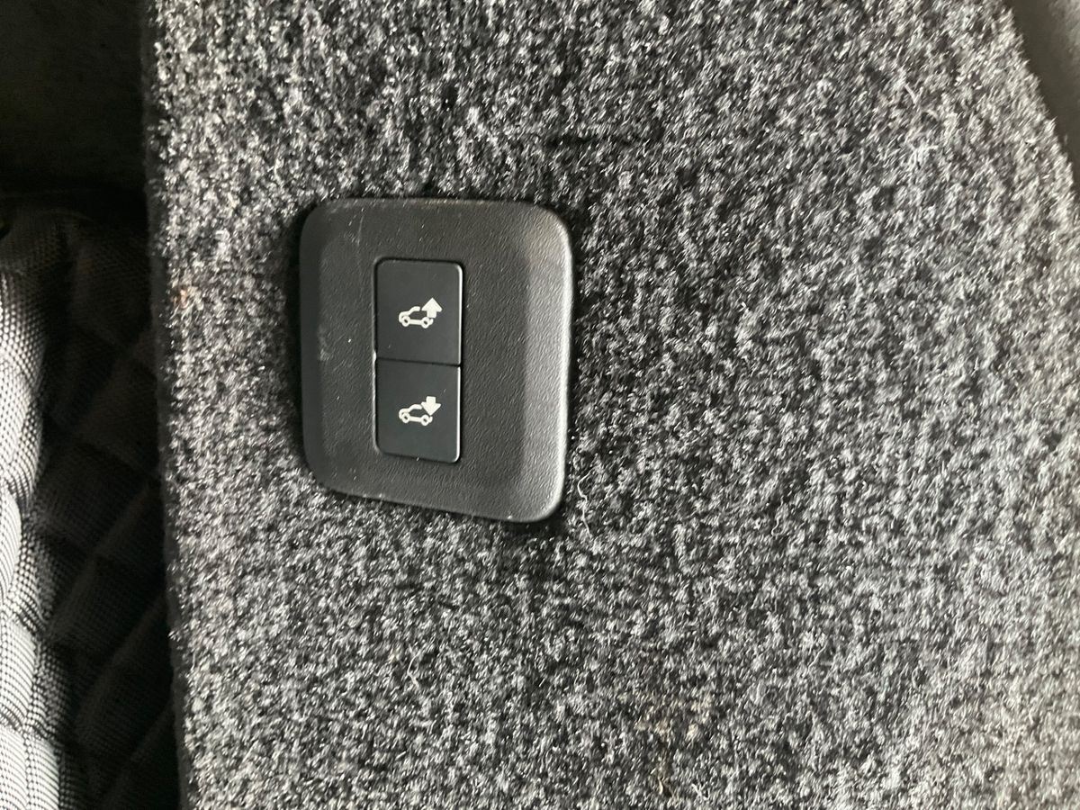 Land Rover 2018 — photo 35