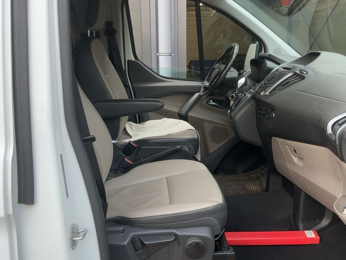 Ford Tourneo 2017 — photo 17