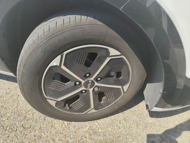 Kia Niro 1.6 Hybrid Drive — zdjęcie 17