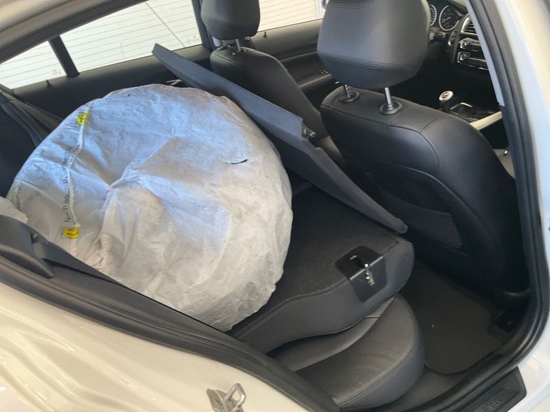 BMW 1er 118d xDrive Advantage 2015 – снимка 28