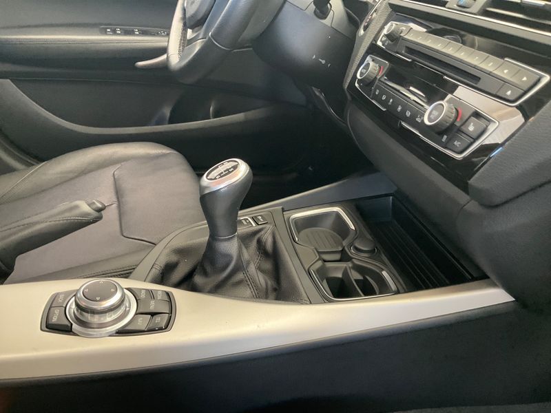 BMW 1er 118d xDrive Advantage 2015 – снимка 24