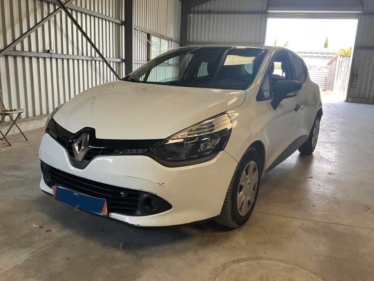 Renault Clio 2015 — photo 1