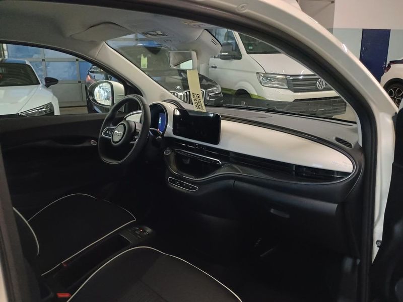 Fiat 500e electric drive 70 kW — zdjęcie 7