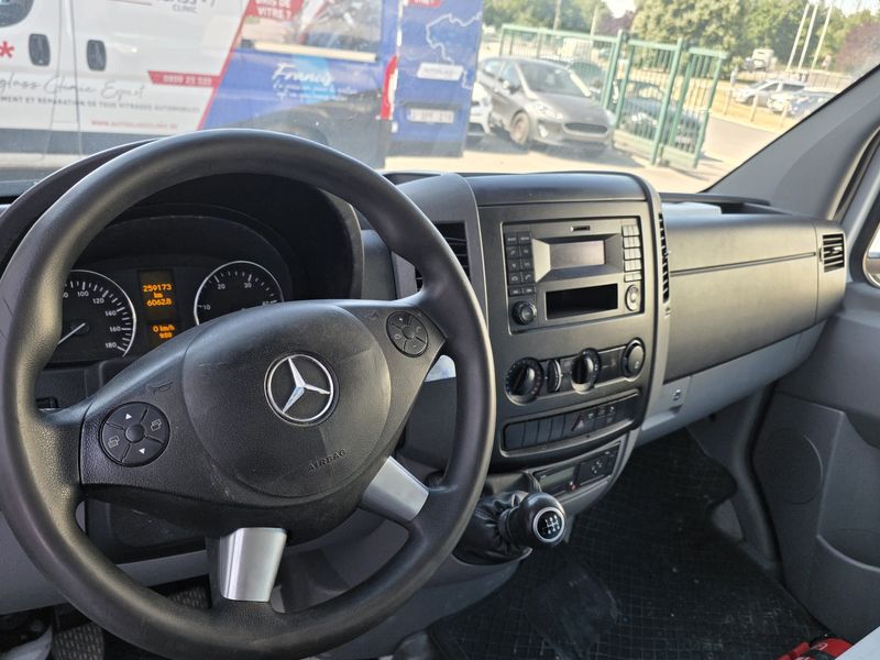 Mercedes-Benz Sprinter 419 CDI — zdjęcie 11