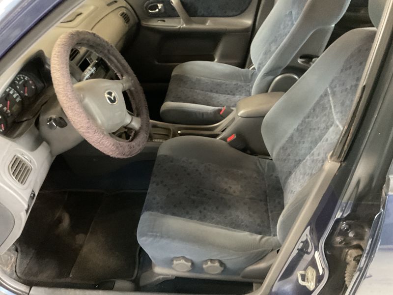Mazda 323 1.5 F — zdjęcie 3