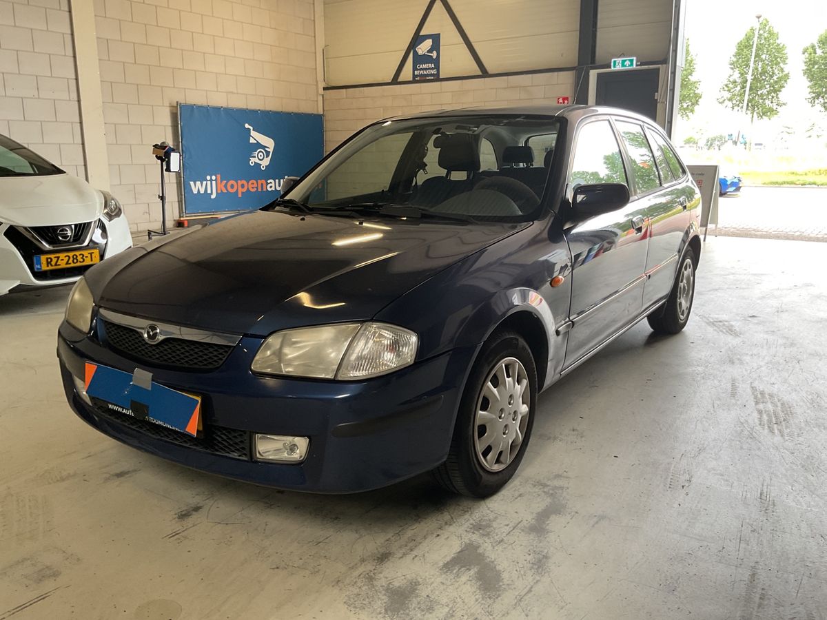 Mazda 323 2000