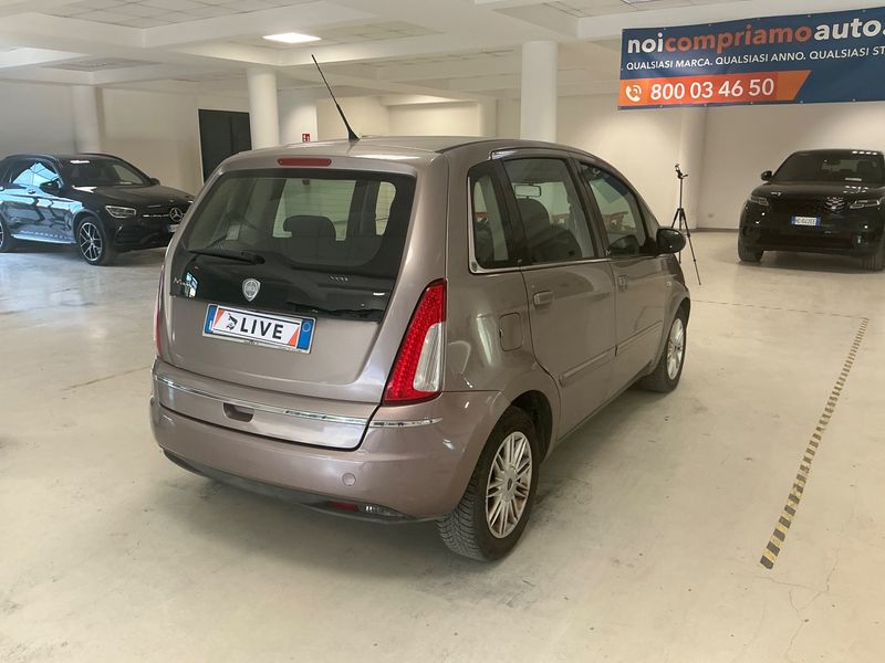 Lancia Musa 1.3 JTD Oro+ — zdjęcie 2