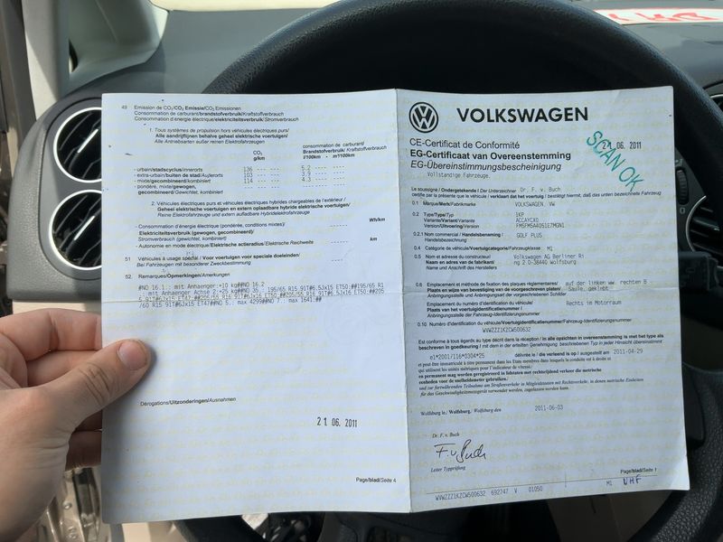 Volkswagen Golf VI Plus 1.6 TDI Trendline BlueMotion Tech 2011 – снимка 21