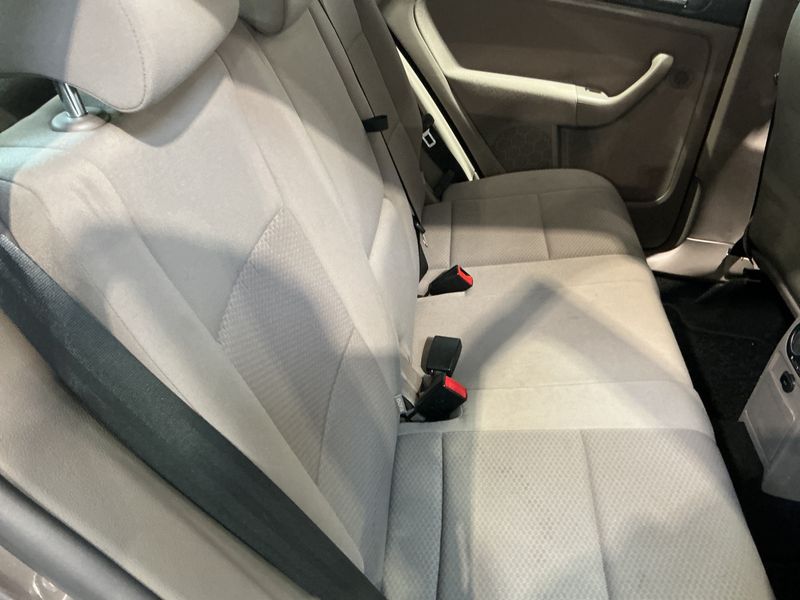 Volkswagen Golf VI Plus 1.6 TDI Trendline BlueMotion Tech 2011 – снимка 33