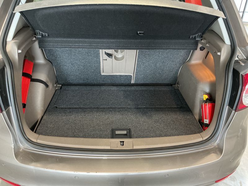 Volkswagen Golf VI Plus 1.6 TDI Trendline BlueMotion Tech 2011 – снимка 23