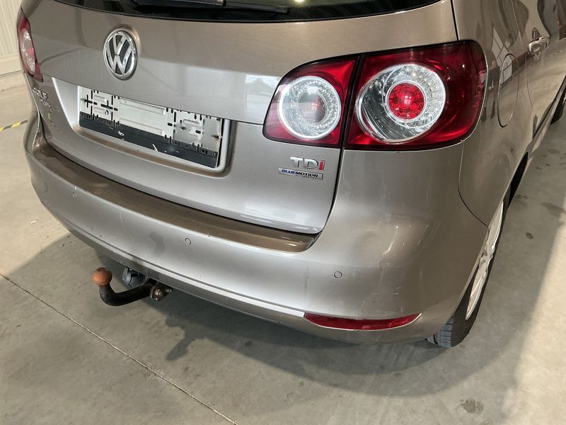 Volkswagen Golf VI Plus 1.6 TDI Trendline BlueMotion Tech 2011 – снимка 43