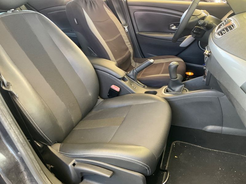 Renault Fluence 1.6 Dynamique — zdjęcie 3