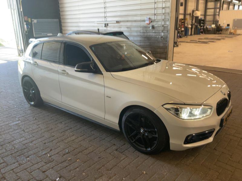 BMW 1er 118i Sport Line 2016 – снимка 12