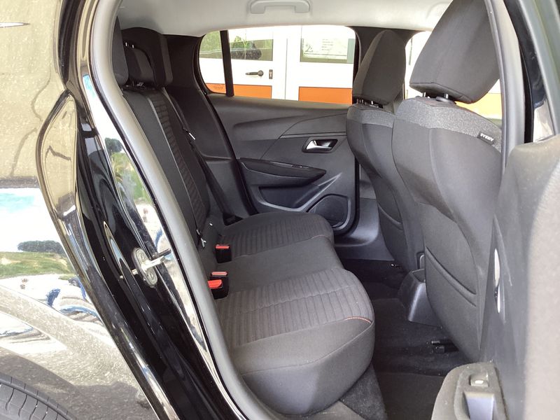 Peugeot 208 1.2 PureTech Active Pack 2023 – снимка 19