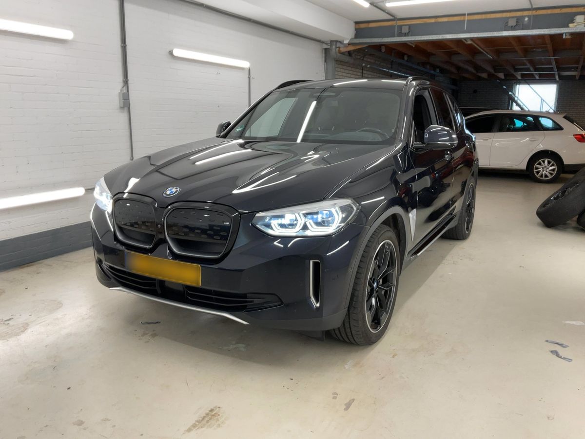 BMW iX3 2021
