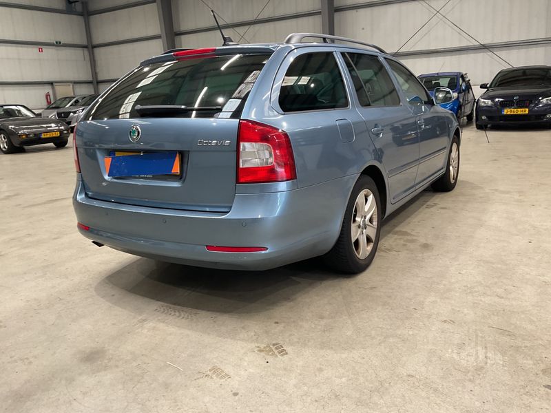 Skoda Octavia 1.2 TSI Ambition — zdjęcie 2
