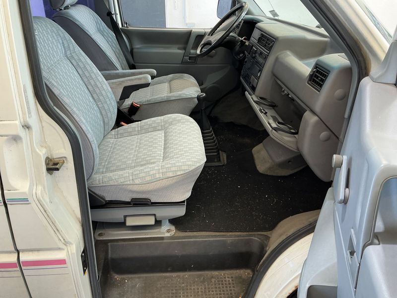 Volkswagen T4 Multivan 2.4 Diesel — zdjęcie 3