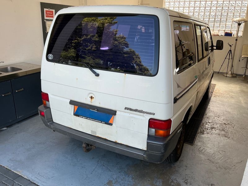 Volkswagen T4 Multivan 2.4 Diesel — zdjęcie 2