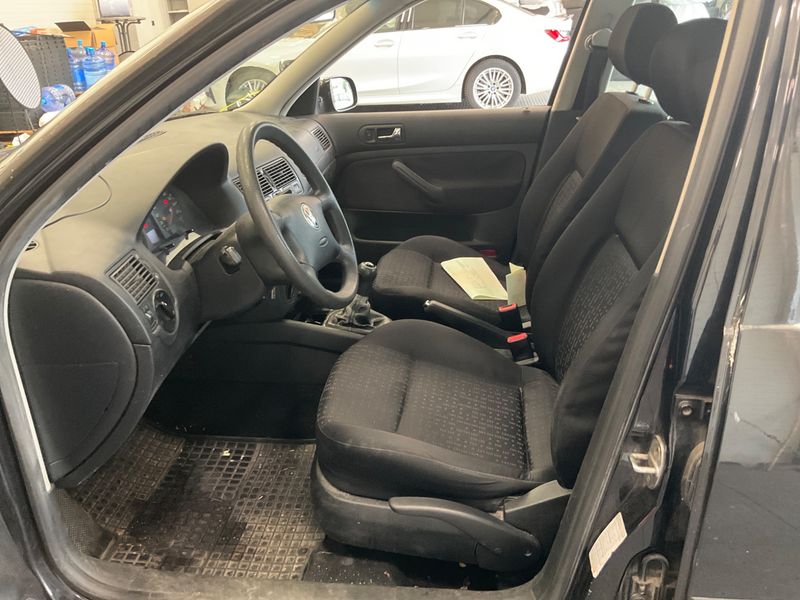 Volkswagen Golf IV 1.4 — zdjęcie 3