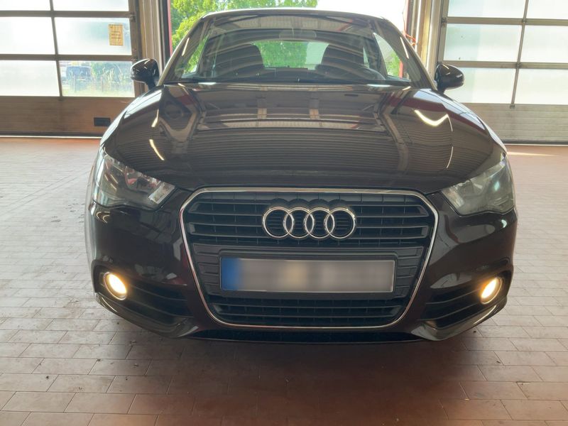 Audi A1 1.2 TFSI Attraction 2012 – снимка 14