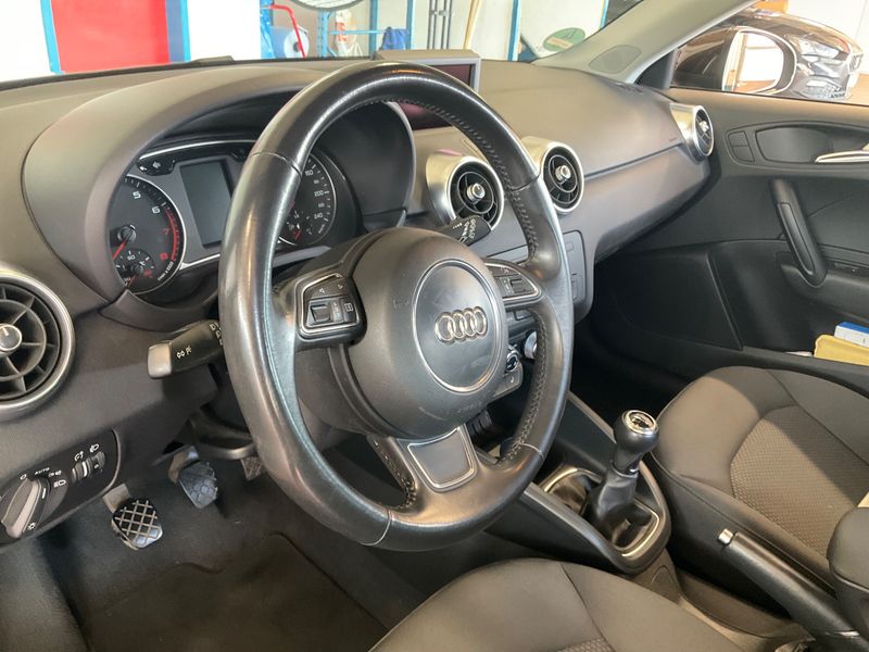 Audi A1 1.2 TFSI Attraction 2012 – снимка 25