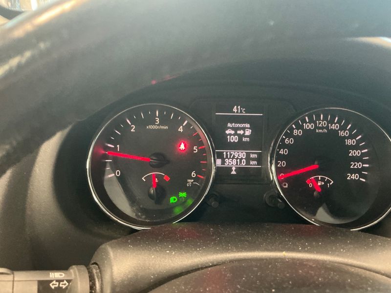 Nissan Qashqai 1.6 dCi N-Tec 2012 – снимка 18