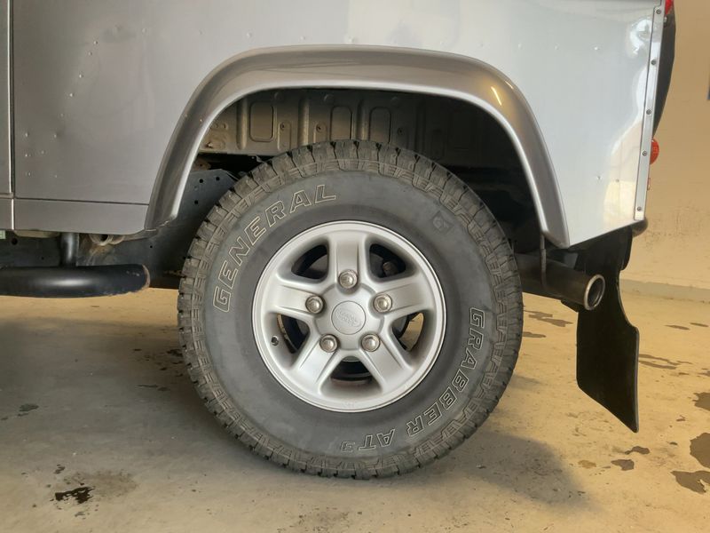 Land Rover Defender 2.2 Td4 90 E Station Wagon 2013 – снимка 5
