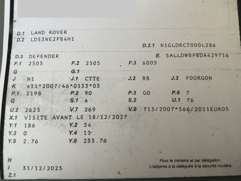 Land Rover Defender 2.2 Td4 90 E Station Wagon — zdjęcie 15