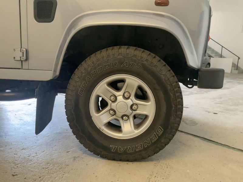 Land Rover Defender 2.2 Td4 90 E Station Wagon 2013 – снимка 11