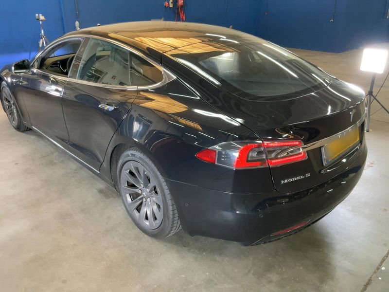 Tesla Model S 70D Dual — zdjęcie 3