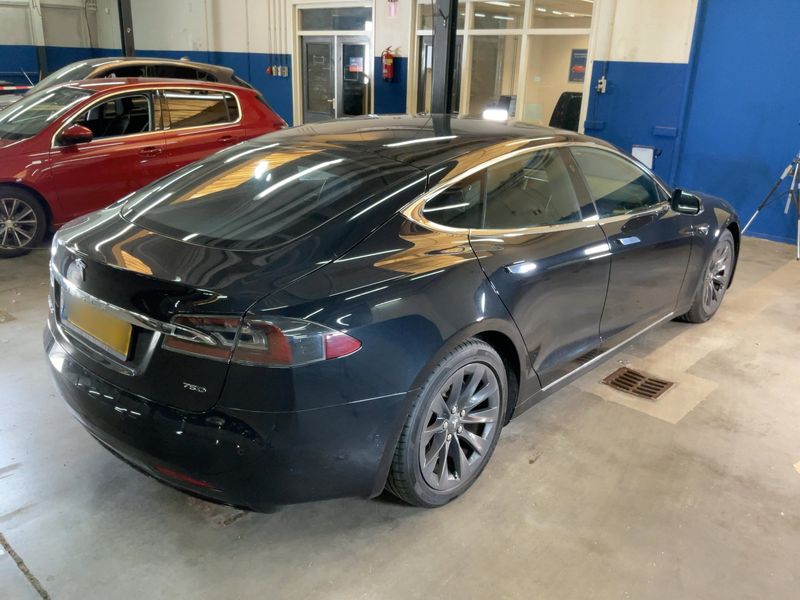 Tesla Model S 70D Dual — zdjęcie 6